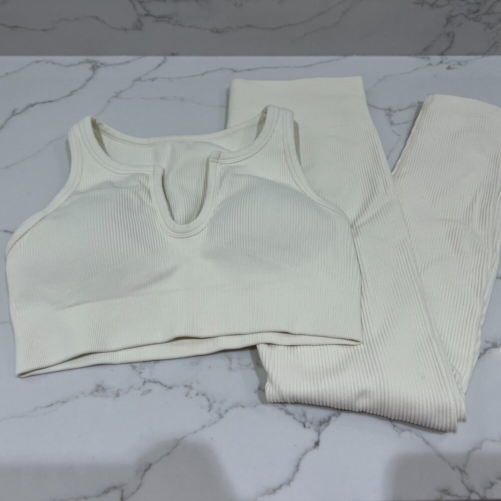 4 Piece Ribbed Ivory Amazon Workout Set | Women's Size M - Picture 5 of 11